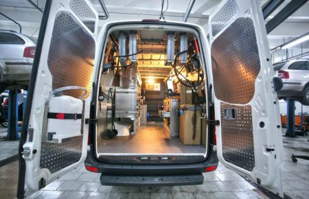 Новая «техничка» Volkswagen Crafter для выездного обслуживания грузовиков Scania