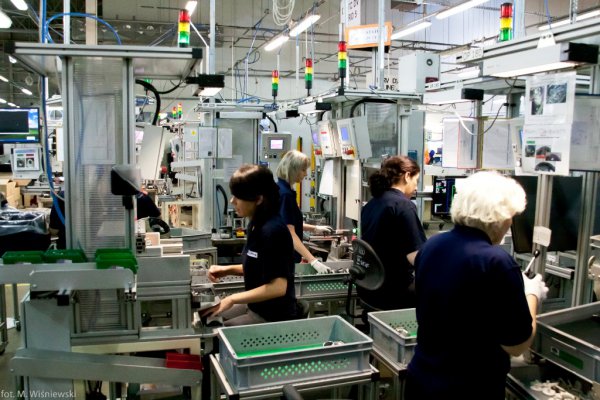 Delphi: «safe, green and connected»*