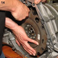 Замена сцепления с двухмассовым маховиком в МКПП Audi