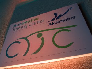 В Украине открыт первый центр подготовки автомаляров высокого класса