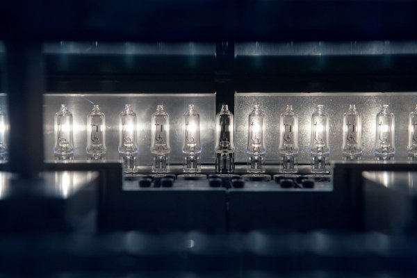 Philips Quarz Glass - уникальное кварцевое стекло, из которого отливаются все колбы галогенных ламп