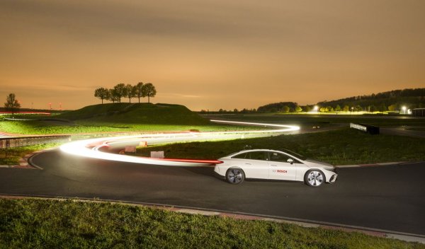 Bosch Vehicle Motion Management кардинально змінює досвід водіння. Алгортим в дії.