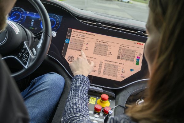 Bosch Vehicle Motion Management кардинально змінює досвід водіння. Алгортим в дії.
